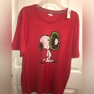 - NWT Snoopy w/ wreath Christmas tee, aft size L